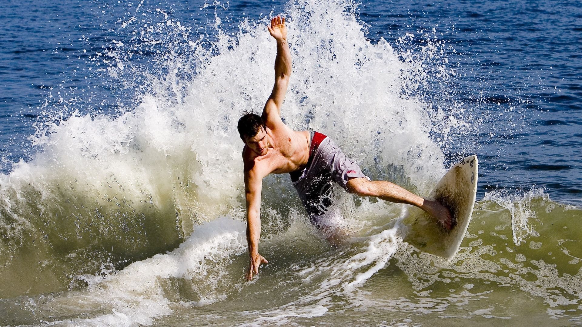 柏林联队球员领衔表现，大胜对手掀起连胜，柏林联主场叫什么